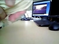 guy jerking off on hidden cam vid